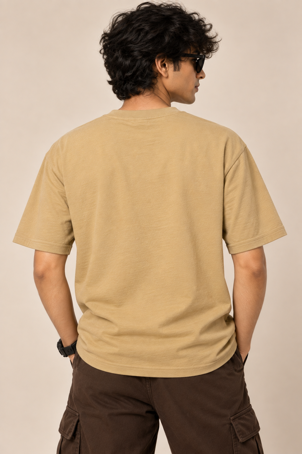 The Festive Trio Male Back - Color: Beige